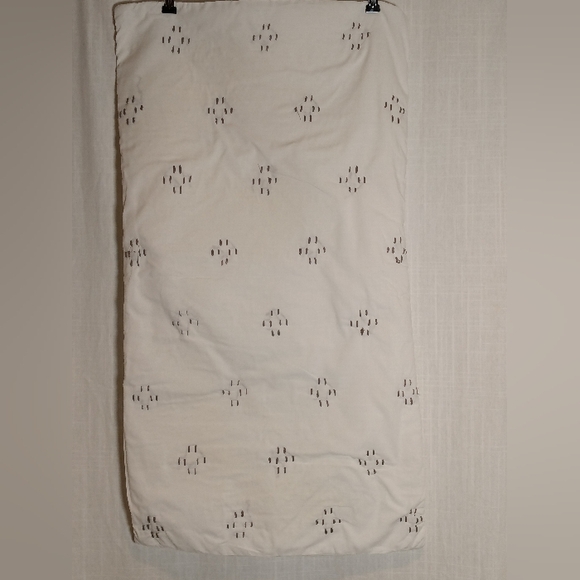 WEST ELM King Padded/Quilted Shams *PAIR* White w/ Gray Stitching - Picture 1 of 10